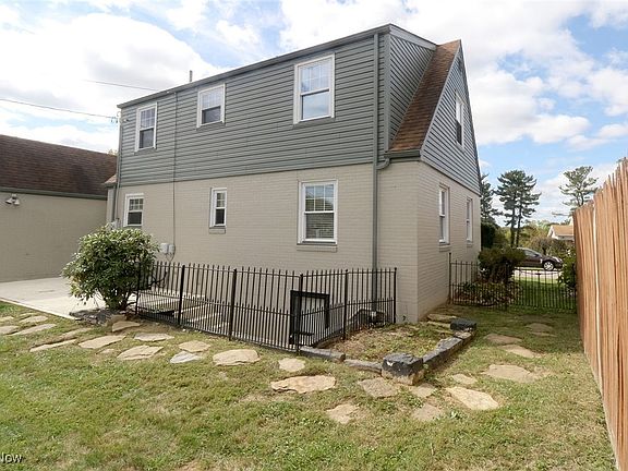 3rd image of 378 Westwood Dr