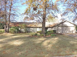 2205 Trails End Dr, Bentonville, AR 72712