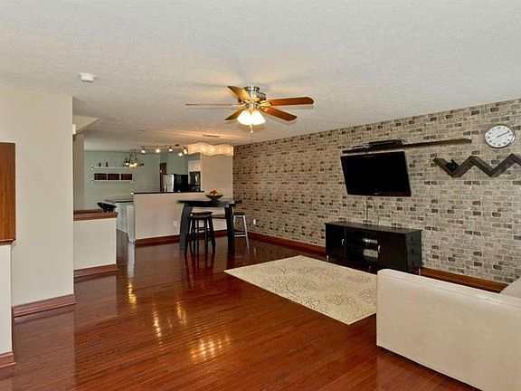 4th image of 5922 Winberry Creek Dr