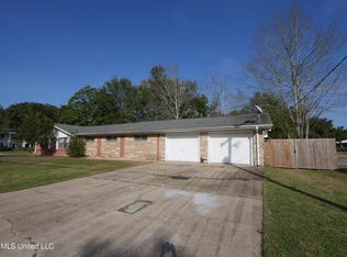 2513 Randall Dr, Biloxi, MS 39531