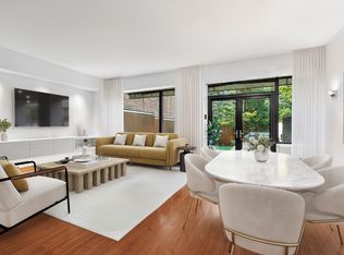 255 Hudson St #TOWNHOUSE 1, New York, NY 10013