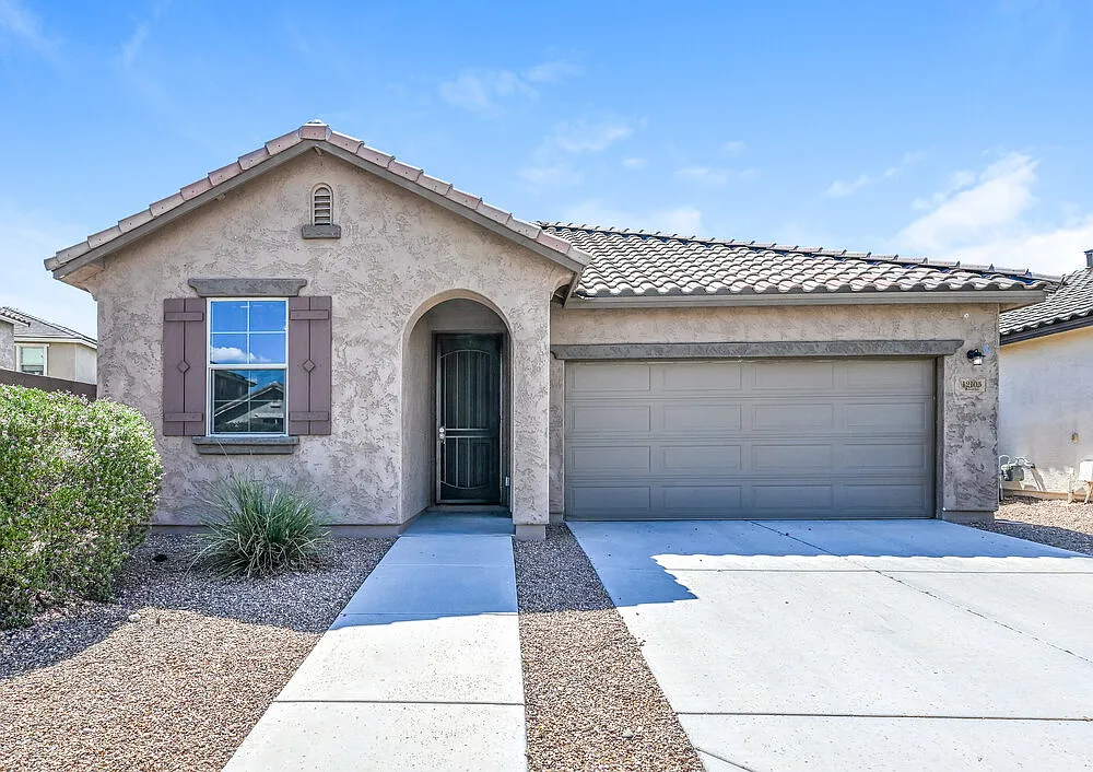 3 bed, 2.0 bath, 1695 sqft, $2,265 — Photo 1