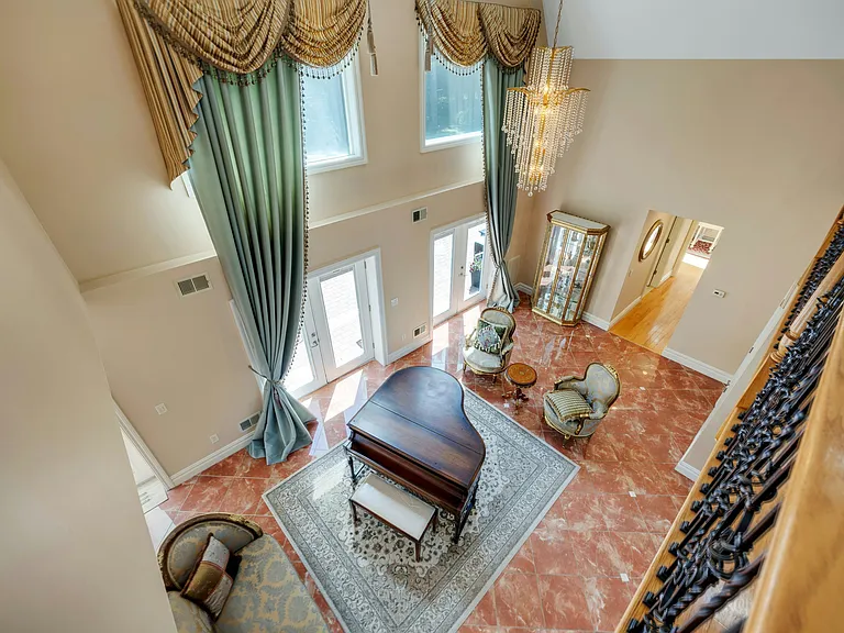 252 Mabel Pl — Photo 40