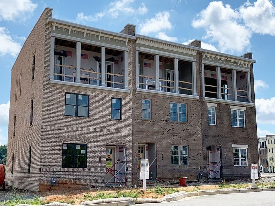 Move-In Ready 3 Story Townhome