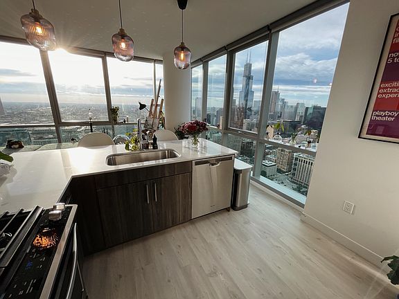 3rd image of 806 S Michigan Ave #5011
