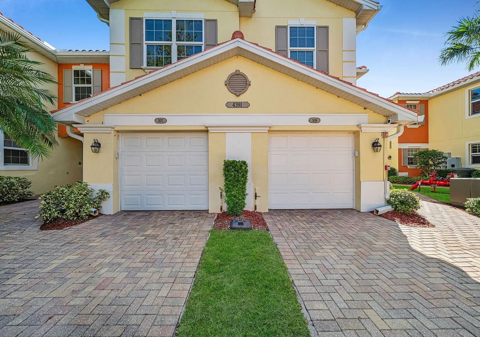 Beautiful Townhouse for rent! Convenient location in Fort Myers. Special Offer! Qualify for a dep... — Photo 2