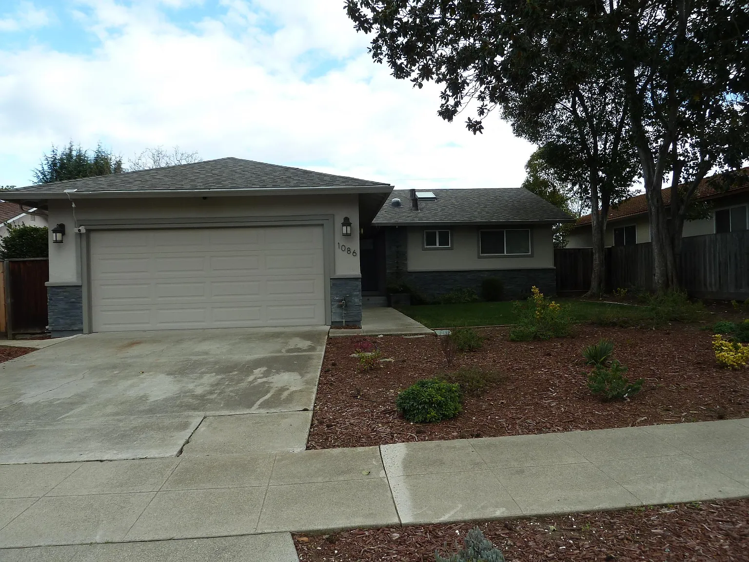1086 Hunterston Pl photo 1