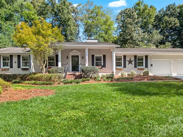 431 Hearthside Dr, Winston Salem, NC 27104