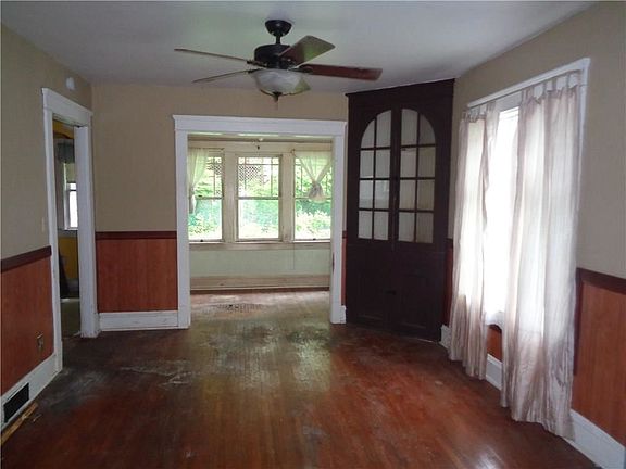 5th image of 590 Walnut St