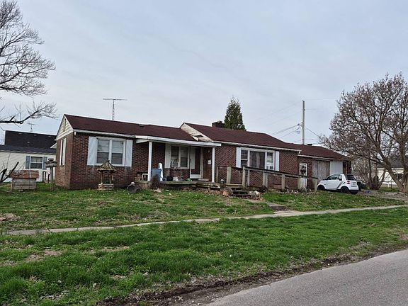 3rd image of 490 10th St NE