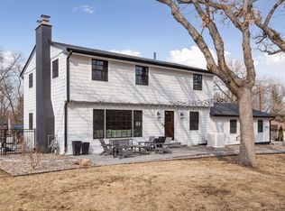 3804 Huntingdon Dr, Minnetonka, MN 55305