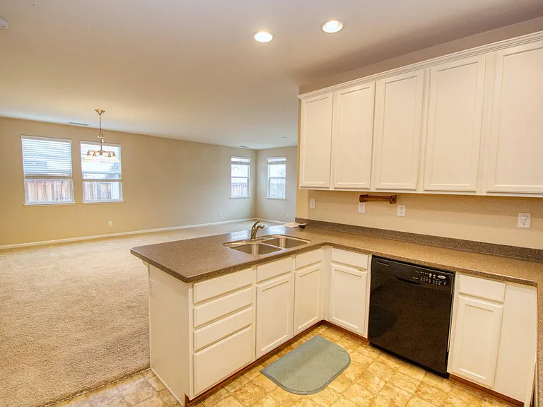 495 Cortono Dr — Photo 5