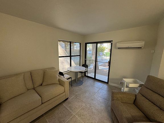 5th image of 520 Elm Dr Unit 103