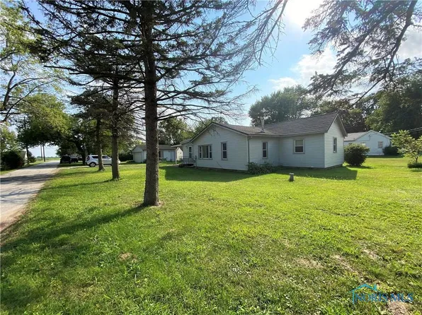 11605 Long St, Bowling Green, OH 43402