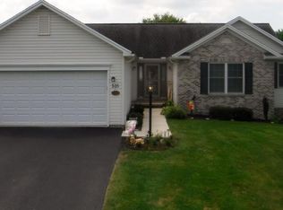 516 Franklin Square Dr, Chambersburg, PA