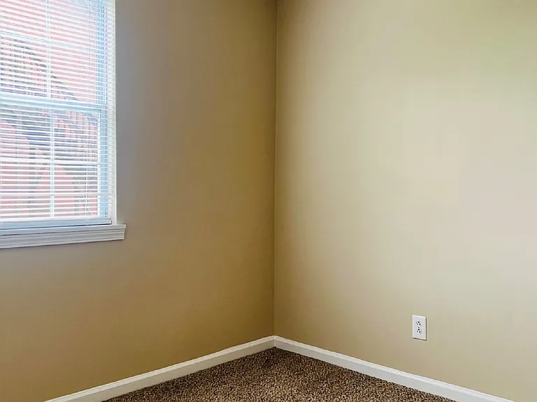 2 bed, 1.0 bath, 965 sqft, $925 — Photo 13