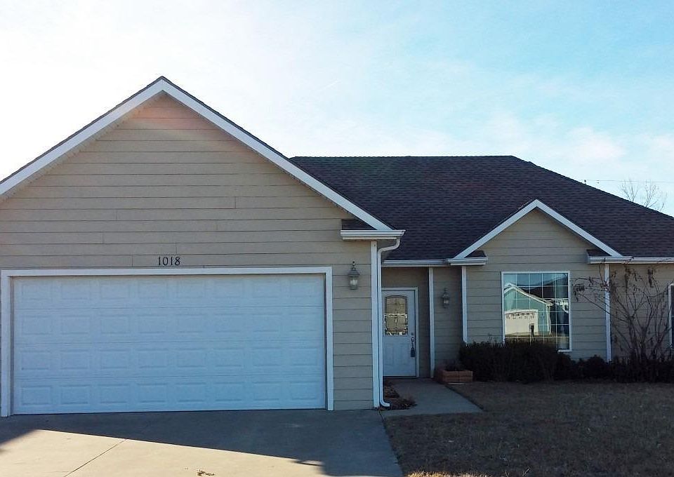 1st image of 1018 Republic Cir