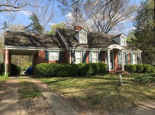 215 N Walthall St, Holly Springs, MS 38635