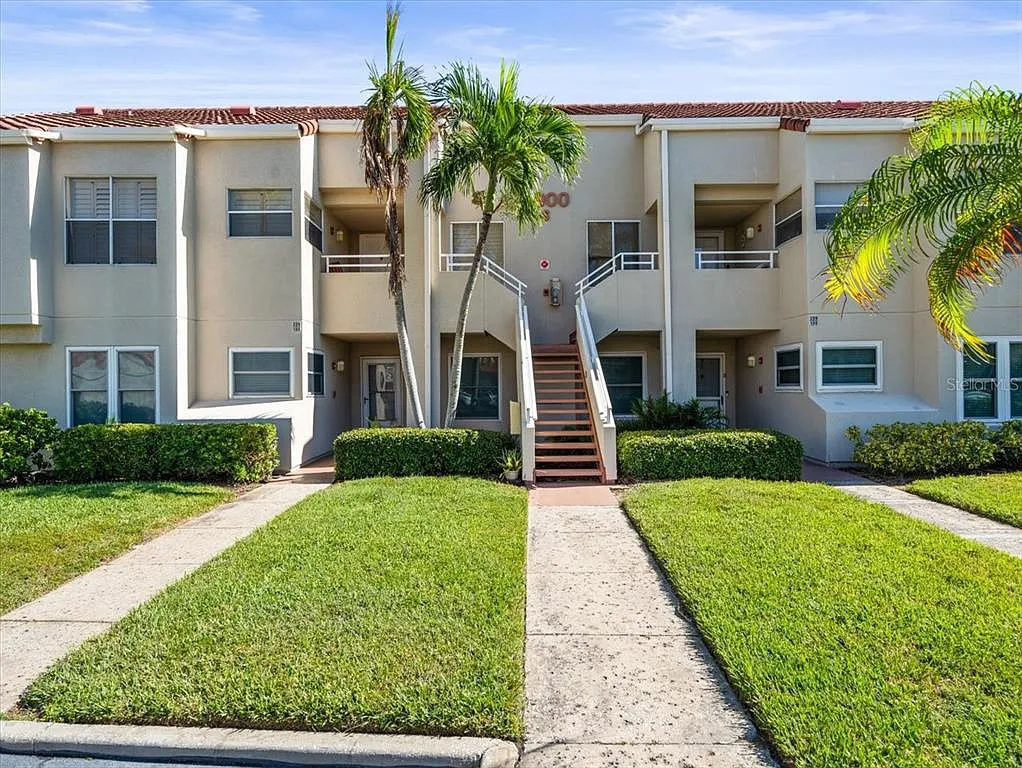 2 bed, 2.0 bath, 1070 sqft, $5,000 — Photo 3