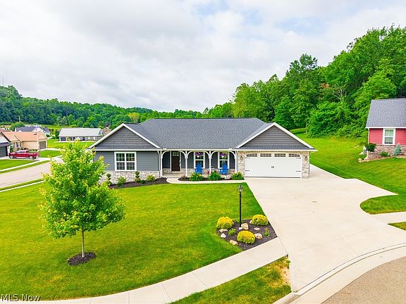 4th image of 131 Sarah Ln