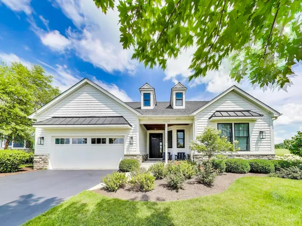 1109 Rebecca Ct, Libertyville, IL 60048