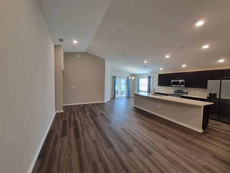 615 Bentley North Dr — Photo 8