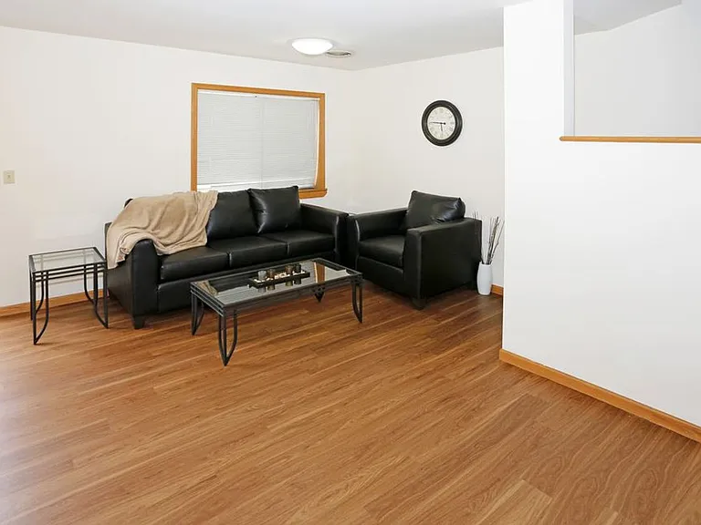 208 N Harvey — Photo 7