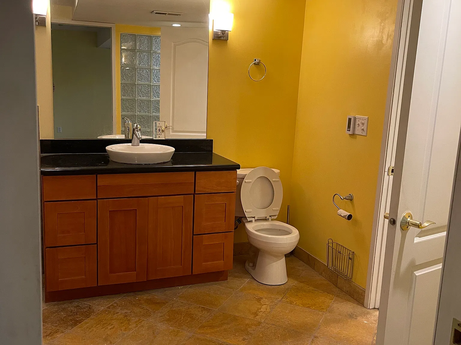 4 bed, 2470 sqft, $3,800 — Photo 2