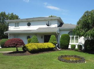 2382 Saunders Station Rd, Monroeville, PA 15146