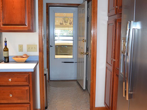 kitchen, mud rm, garage 