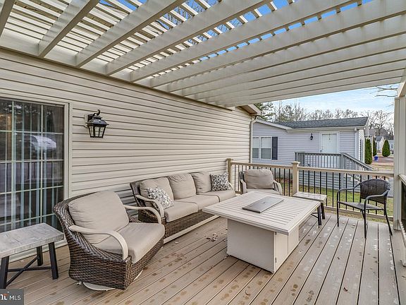 3rd image of 113 White Pine Dr