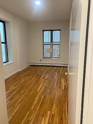 5th image of 966-968 Saint Nicholas Ave #3EE