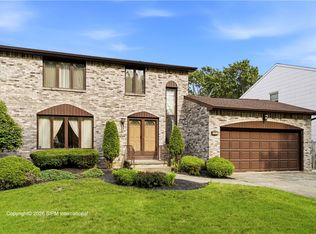 171 Sprucewood Ter, Williamsville, NY 14221