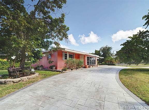 4th image of 9720 Jamaica Dr