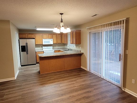 5th image of 2409 Bentley Ct