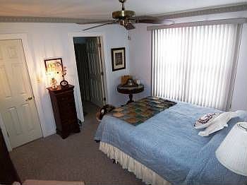 3rd image of 1201 Thomas Dr