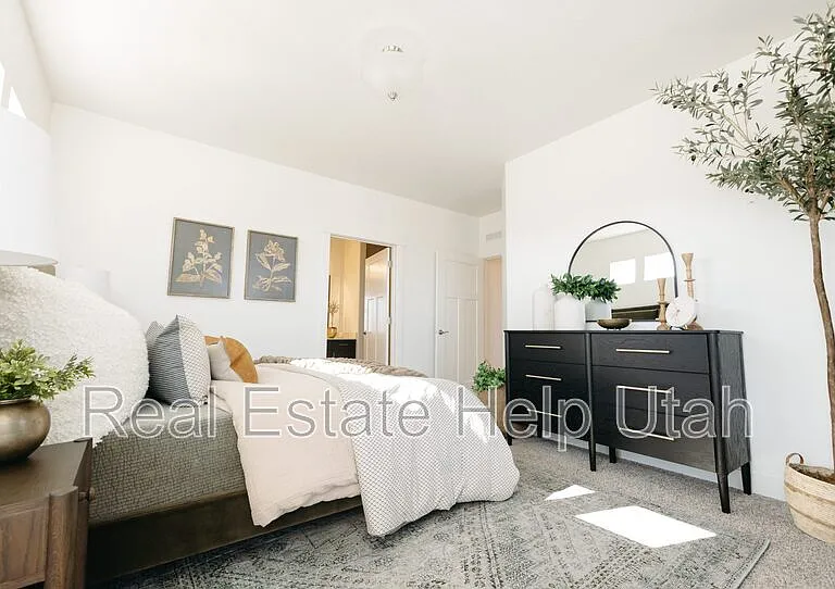 952 W Big Ben Ln #G101 — Photo 2