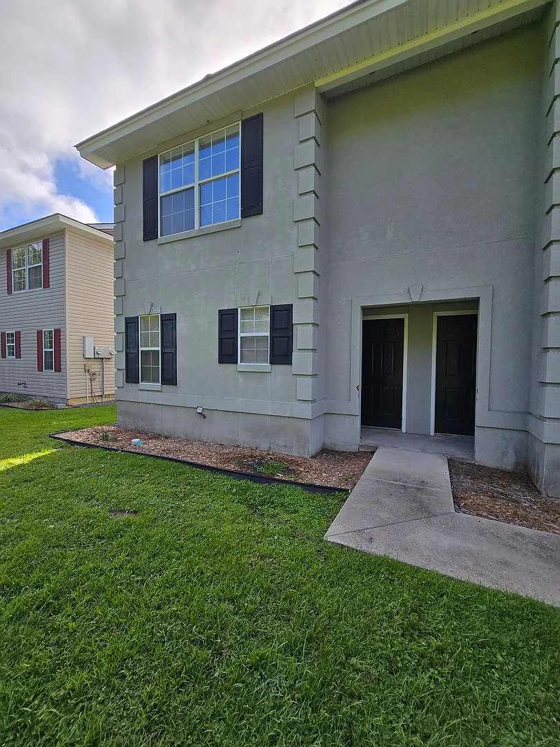 Savannah 2 Bed & 1.5 Bath Townhome for Rent — Photo 1