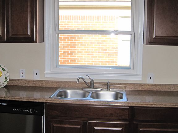 4th image of 15736 Jonas Ave