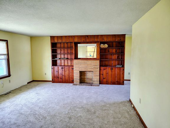 3rd image of 309 W Leslie Ln