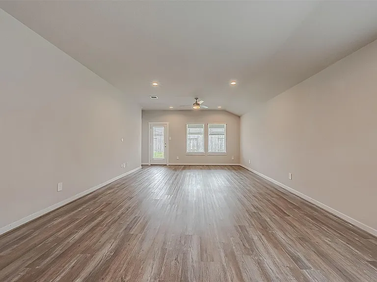 19010 Norbury Park Ln — Photo 10