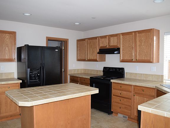3rd image of 3088 Shannon St