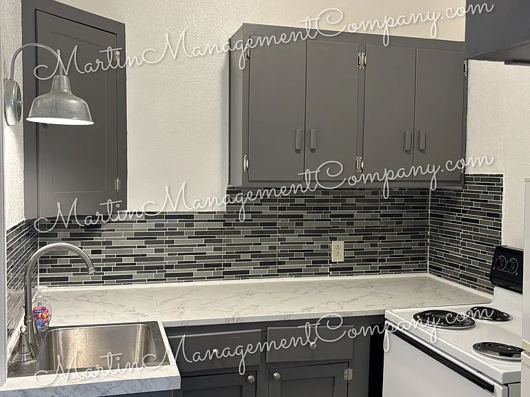 420 W 7th St #2 — Photo 7