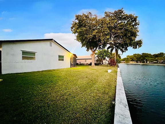 3rd image of 9602 NW 66th St