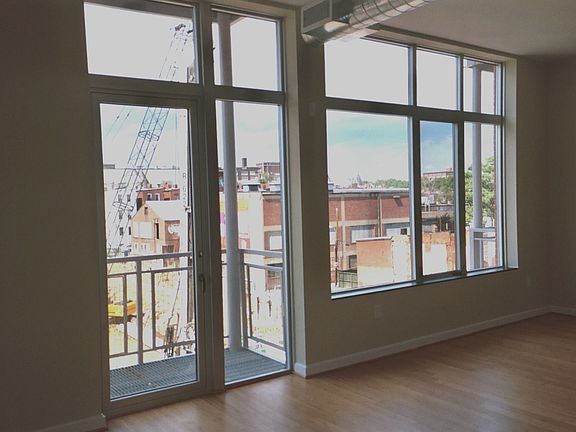 Living area w/ balcony