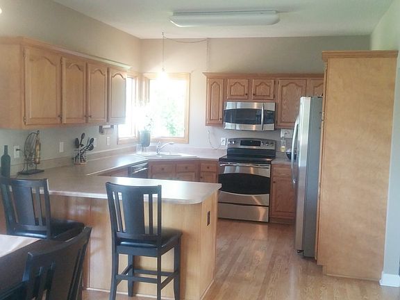 4th image of 2402 NW Parkridge Dr