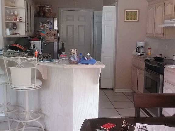 3rd image of 2817 Thunderbird Ave.