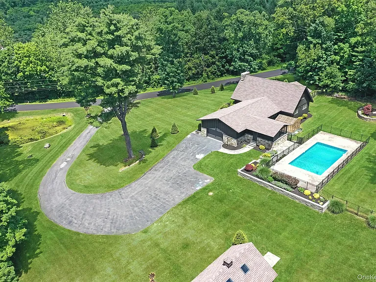 475 N Riverside Rd — Photo 43