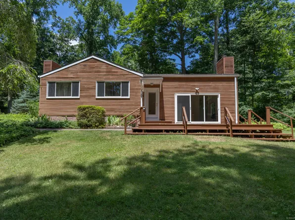 266 Mountain Road, Cheshire, CT 06410