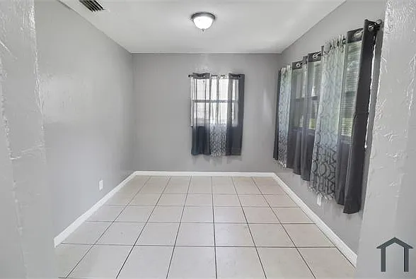 3020 NW 7th St — Photo 11
